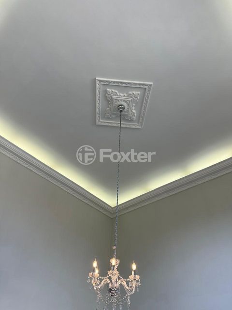 Image 10 - 881703