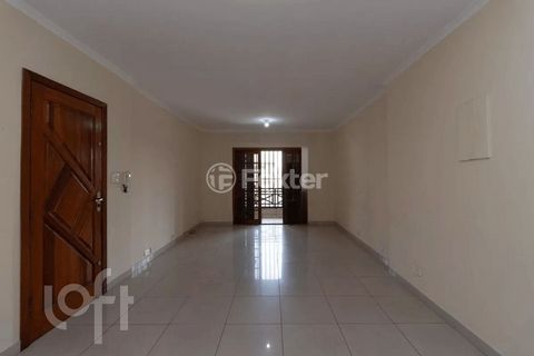 Image 15 - 881704