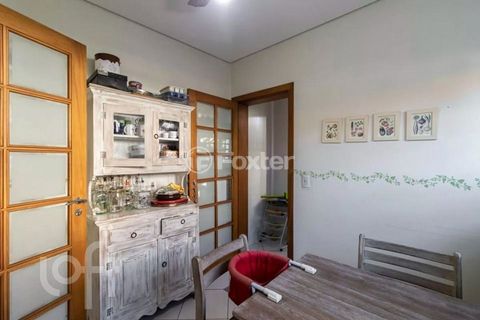 Image 4 - 881705