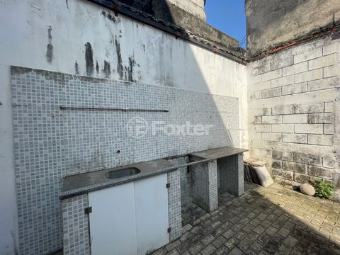 Image 11 - 881706