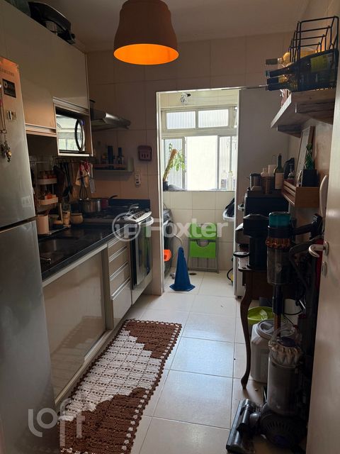 Image 8 - 881707
