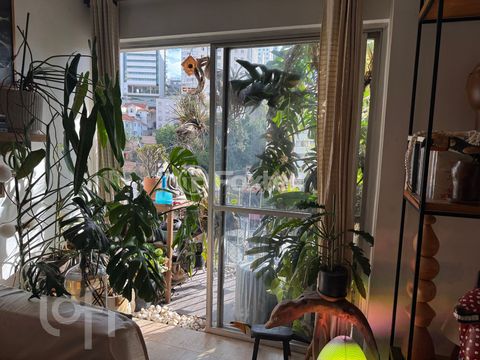 Image 3 - 881707