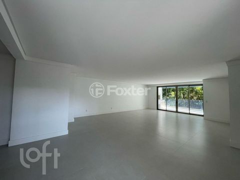 Image 4 - 881712