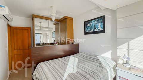 Image 19 - 881714