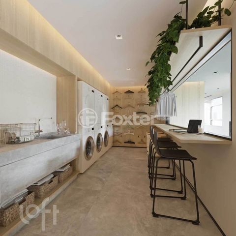 Image 7 - 881715