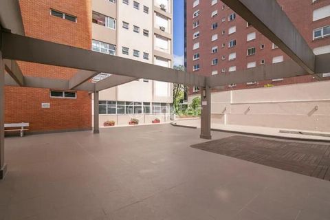 Image 9 - 881716