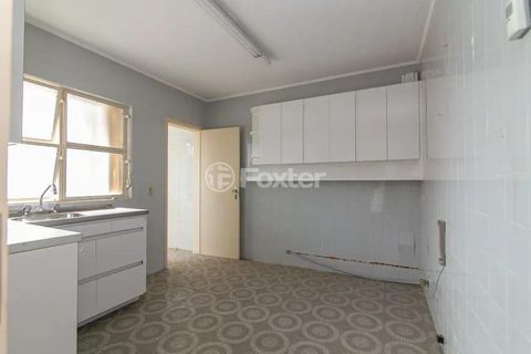 Image 1 - 881716