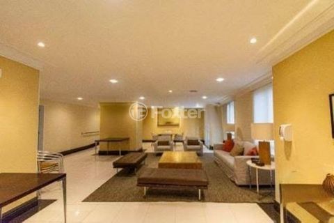 Image 19 - 881721