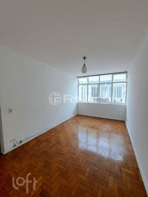 Image 10 - 881726