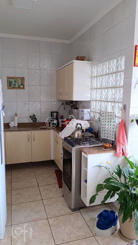 Image 12 - 881732