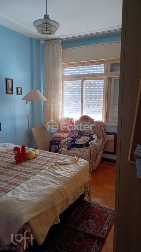 Image 7 - 881732