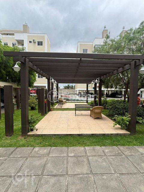 Image 10 - 881734