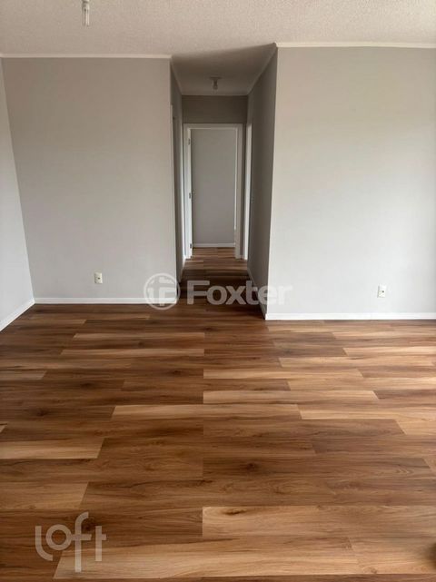 Image 3 - 881734
