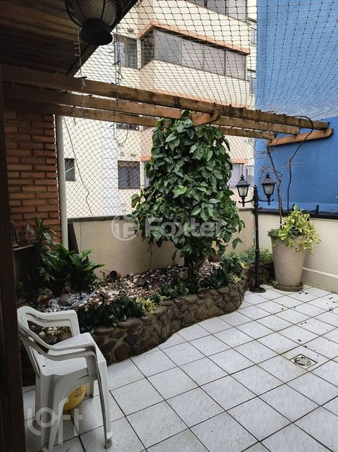 Image 5 - 881744