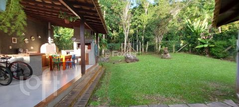 Image 4 - 881750