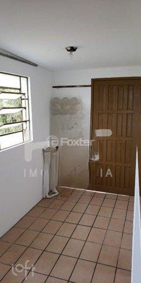 Image 6 - 881753