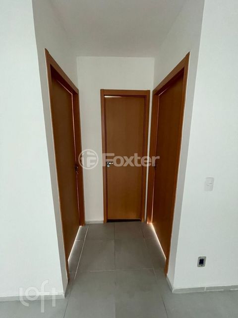 Image 4 - 881755
