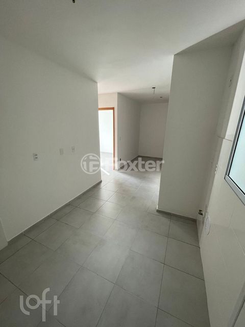 Image 17 - 881755