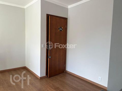 Image 4 - 881756