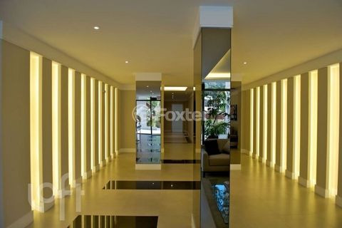 Image 16 - 881759