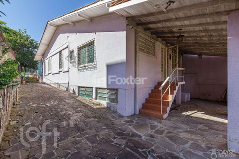 Image 8 - 881761