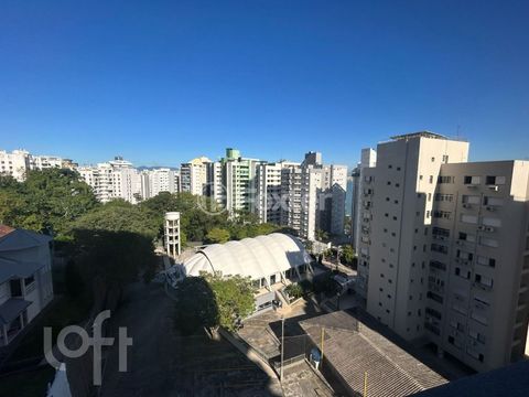 Image 9 - 881762