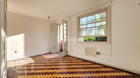 Image 1 - 881766