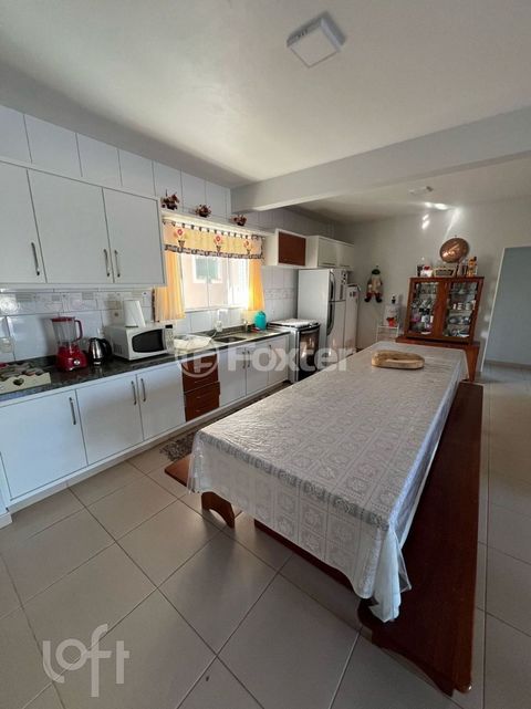 Image 7 - 881772