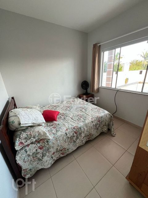Image 11 - 881772