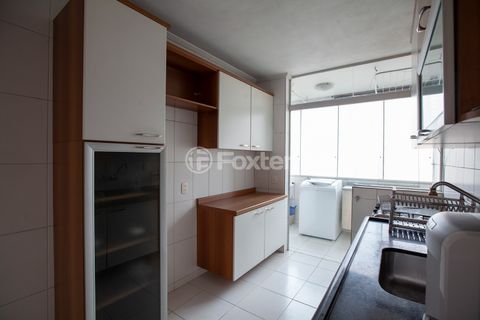 Image 9 - 881776