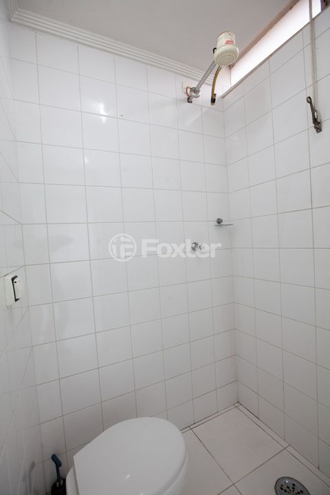 Image 17 - 881776