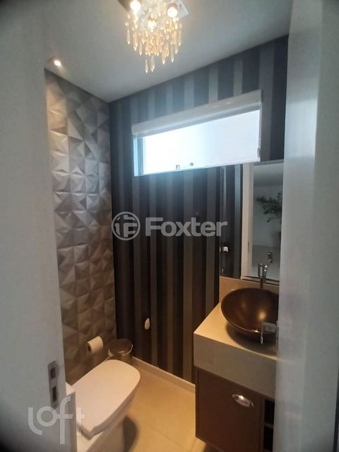 Image 9 - 881777