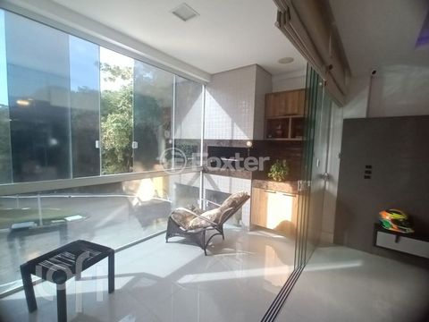 Image 4 - 881777