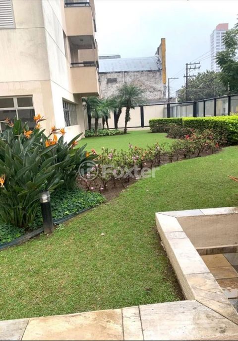 Image 9 - 881910