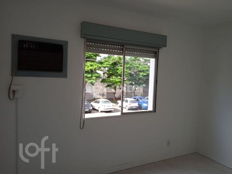 Image 7 - 881911