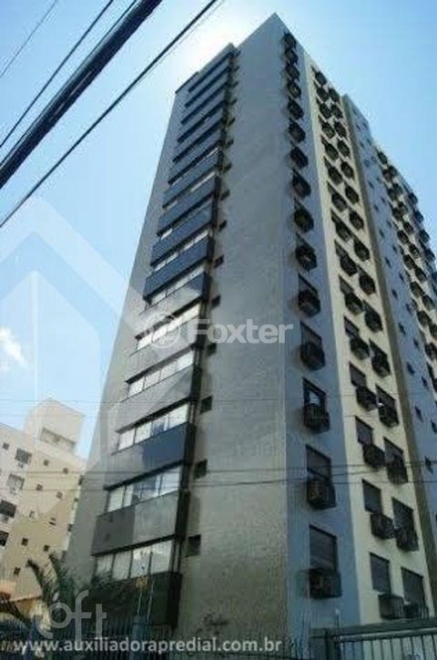 Image 16 - 881932