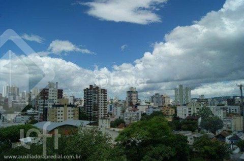 Image 6 - 881932