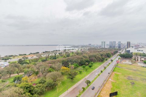Image 4 - 881957