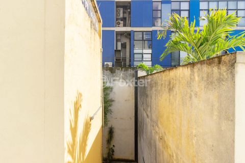 Image 9 - 881971