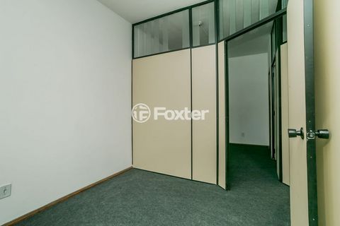 Image 10 - 881975