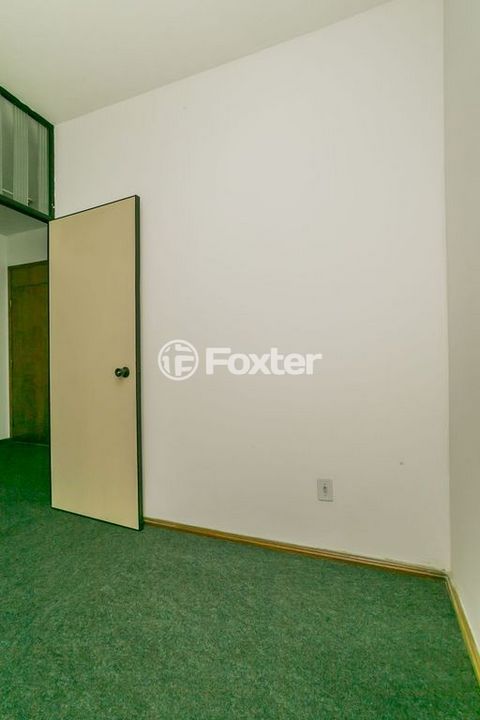 Image 6 - 881975