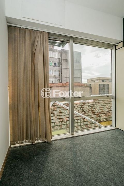 Image 13 - 881975