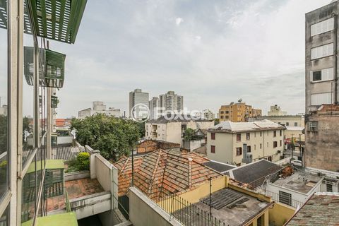 Image 15 - 881975