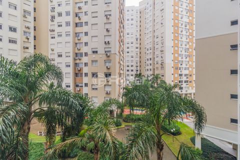 Image 15 - 881978