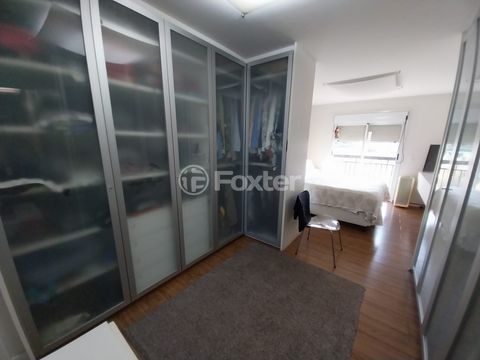 Image 7 - 882026