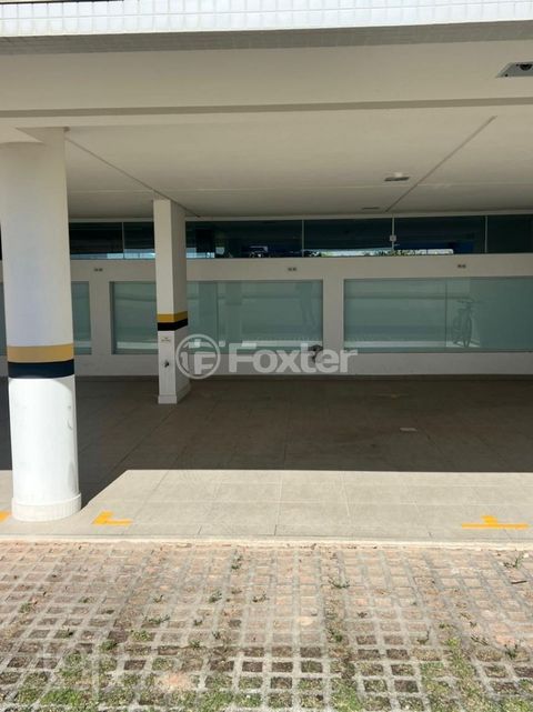 Image 10 - 882028