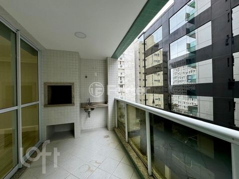 Image 6 - 882029