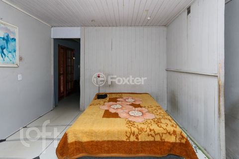 Image 5 - 882032
