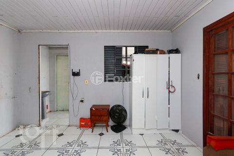 Image 4 - 882032
