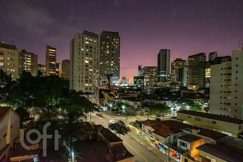 Image 11 - 882043